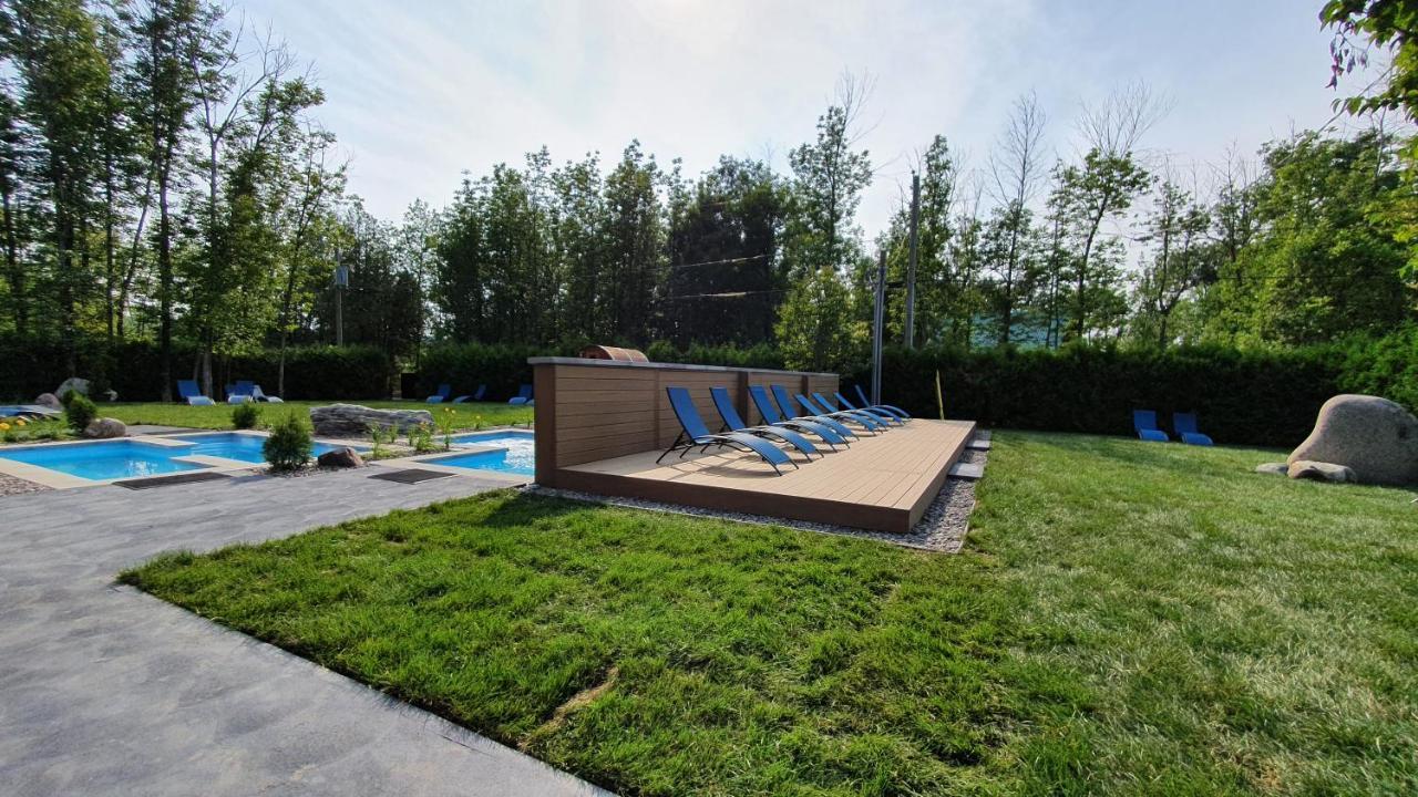 Chalets Et Spa Lac Saint-Jean Chambord Exteriér fotografie